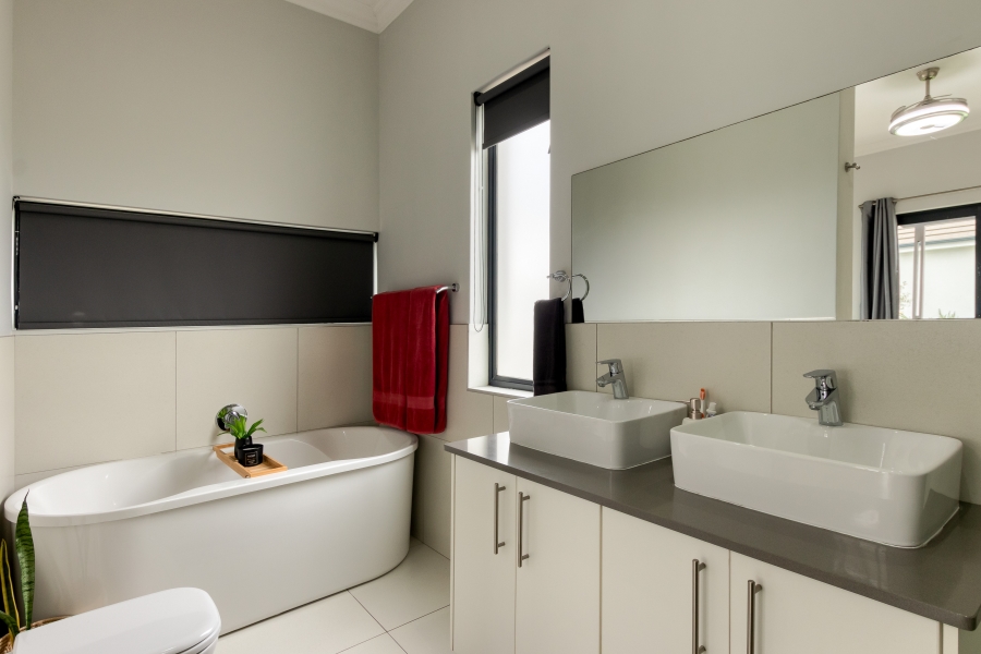 3 Bedroom Property for Sale in Sitari Country Estate Western Cape
